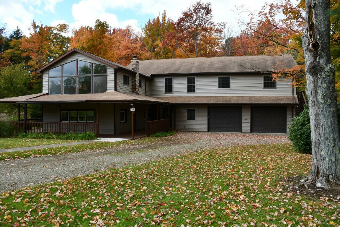 Property Photo:  1590 Lee Road  PA 16441 