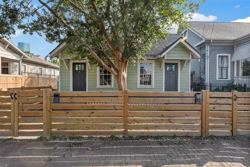 Property Photo:  1811 Decatur Street  TX 77007 