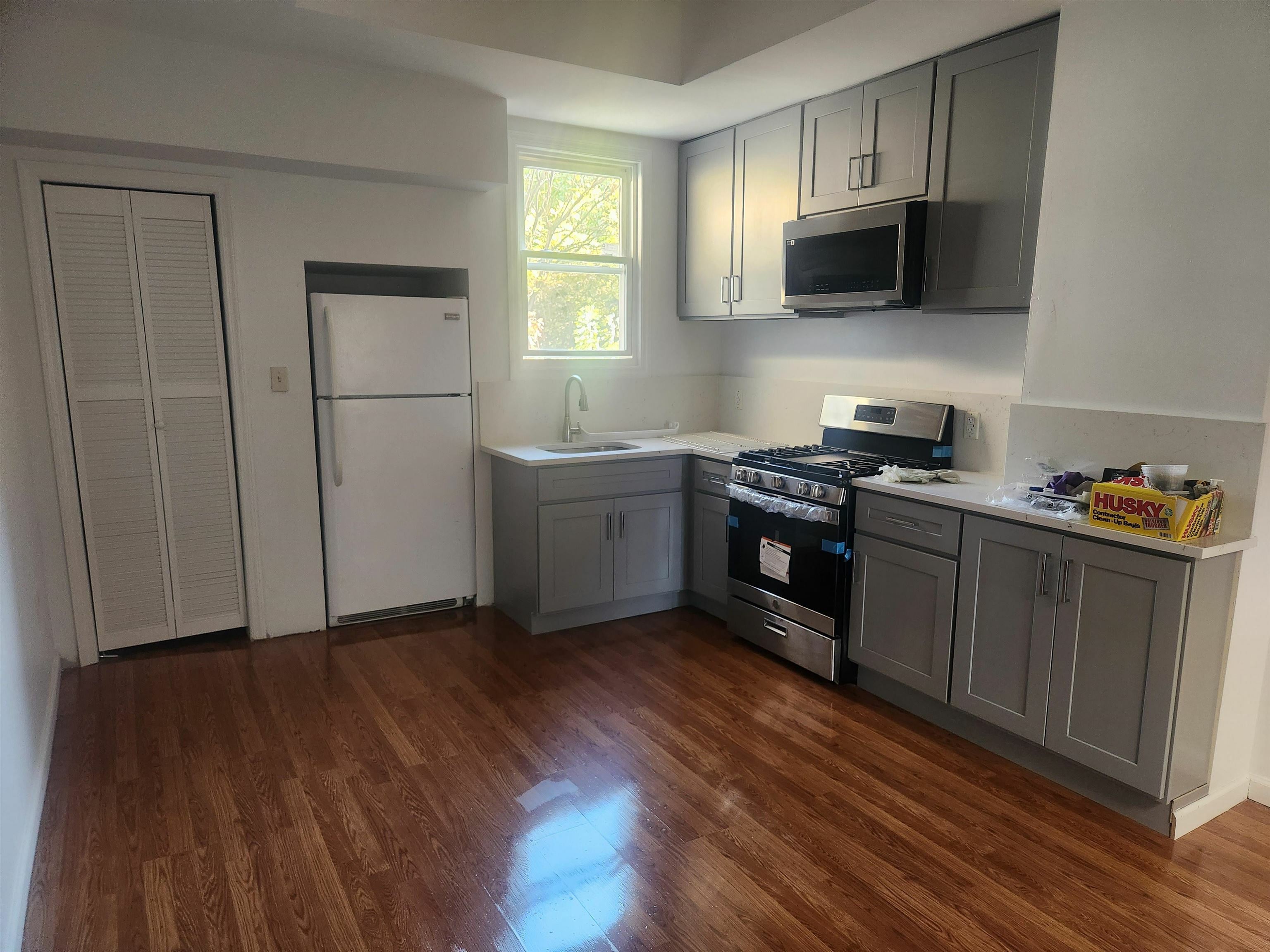 Property Photo:  3234 John F Kennedy Blvd 1  NJ 07307 