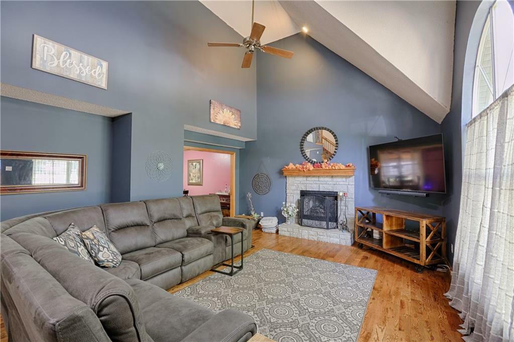 Property Photo:  2093 S Stagecoach Drive  KS 66062 