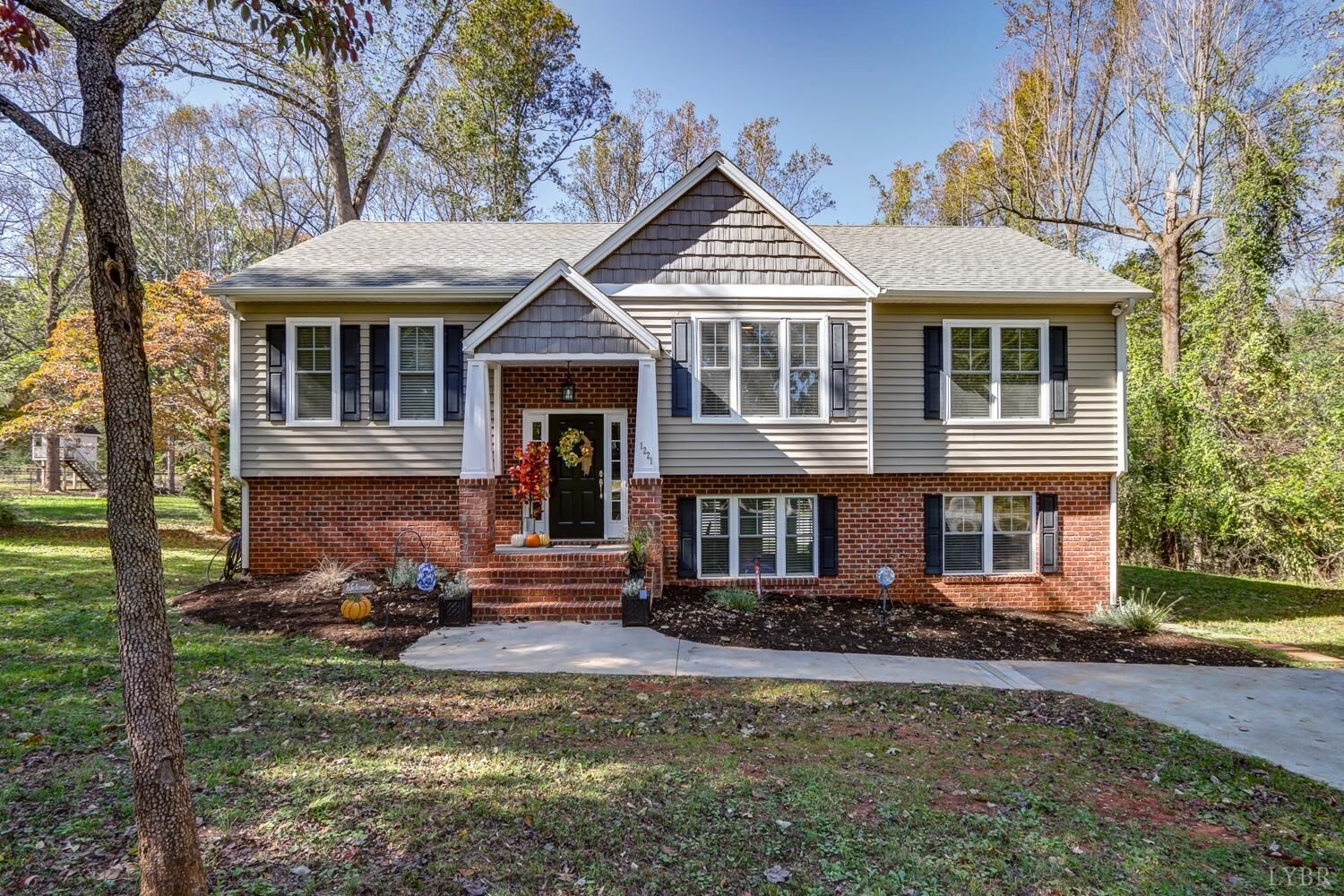 Property Photo:  1221 Ivy Ridge Lane  VA 24503 