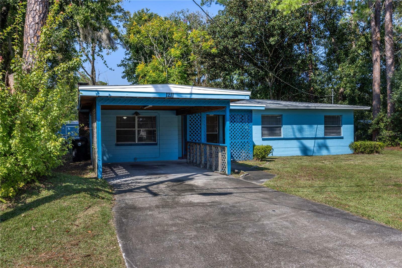 Property Photo:  1211 W Pratt Street  FL 32091 