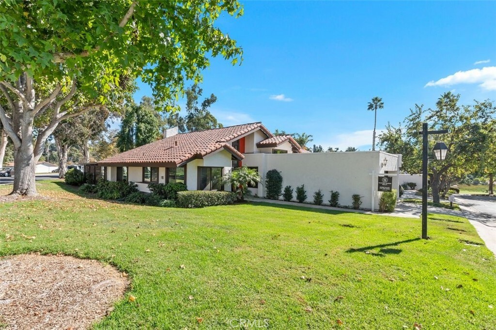 Property Photo:  626 Camino Santa Barbara  CA 92075 