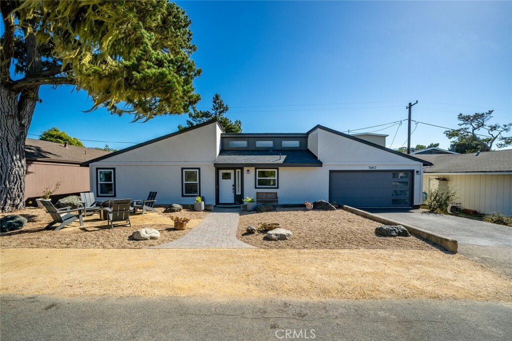 Property Photo:  560 Lancaster Street  CA 93428 