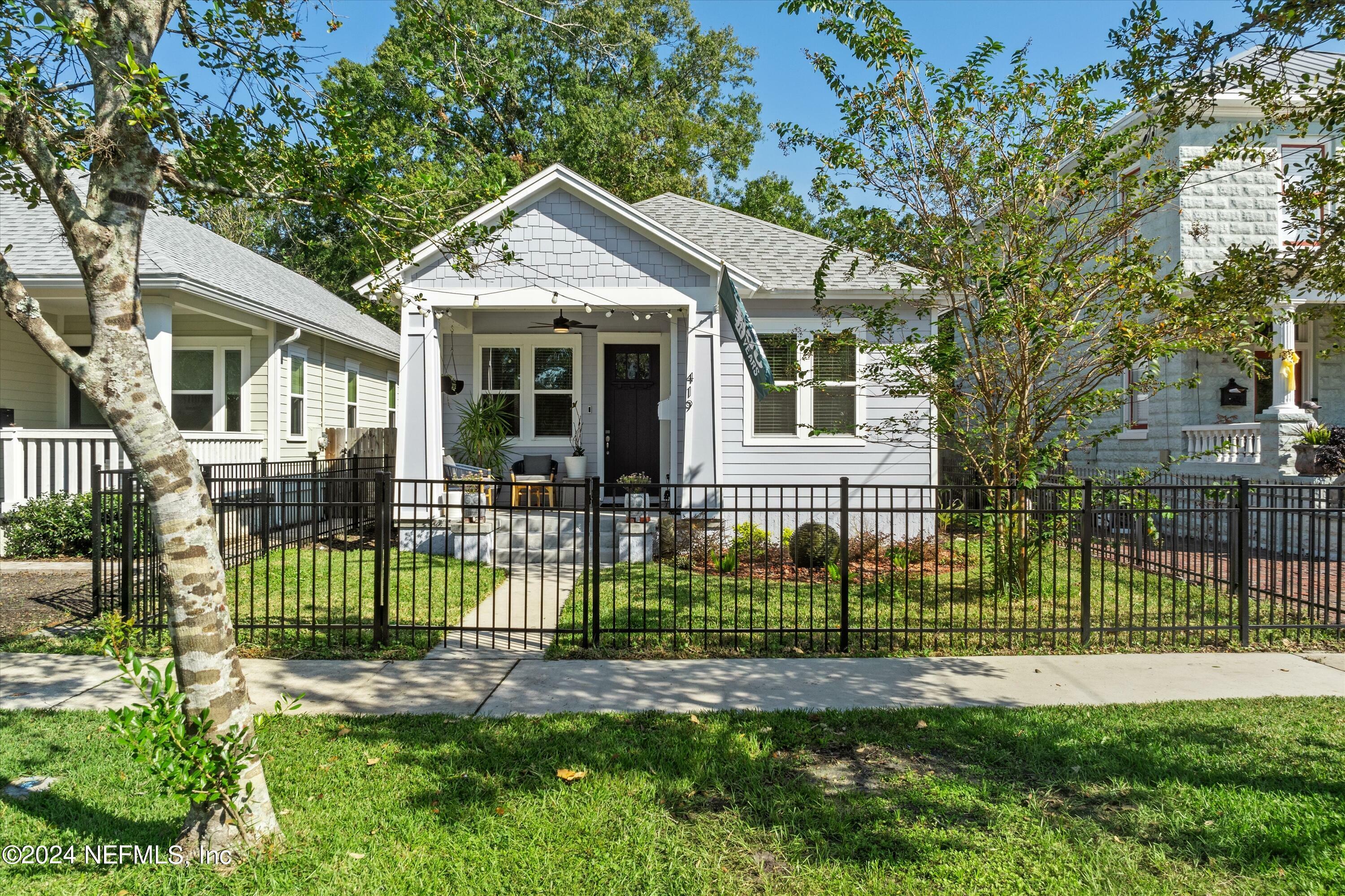 Property Photo:  419 E 4th Street  FL 32206 