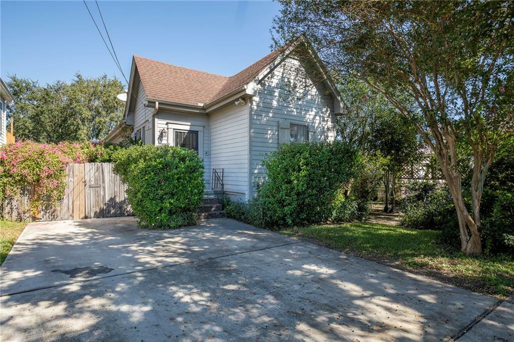 Property Photo:  2253 Madrid Street  LA 70122 