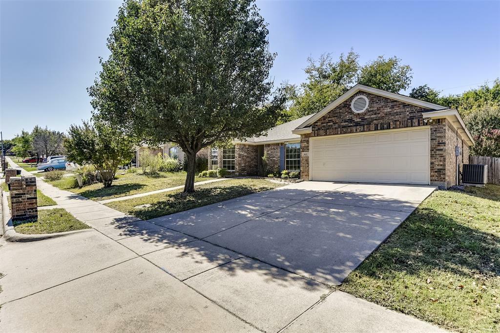 Property Photo:  913 Green Acres Lane  TX 76065 