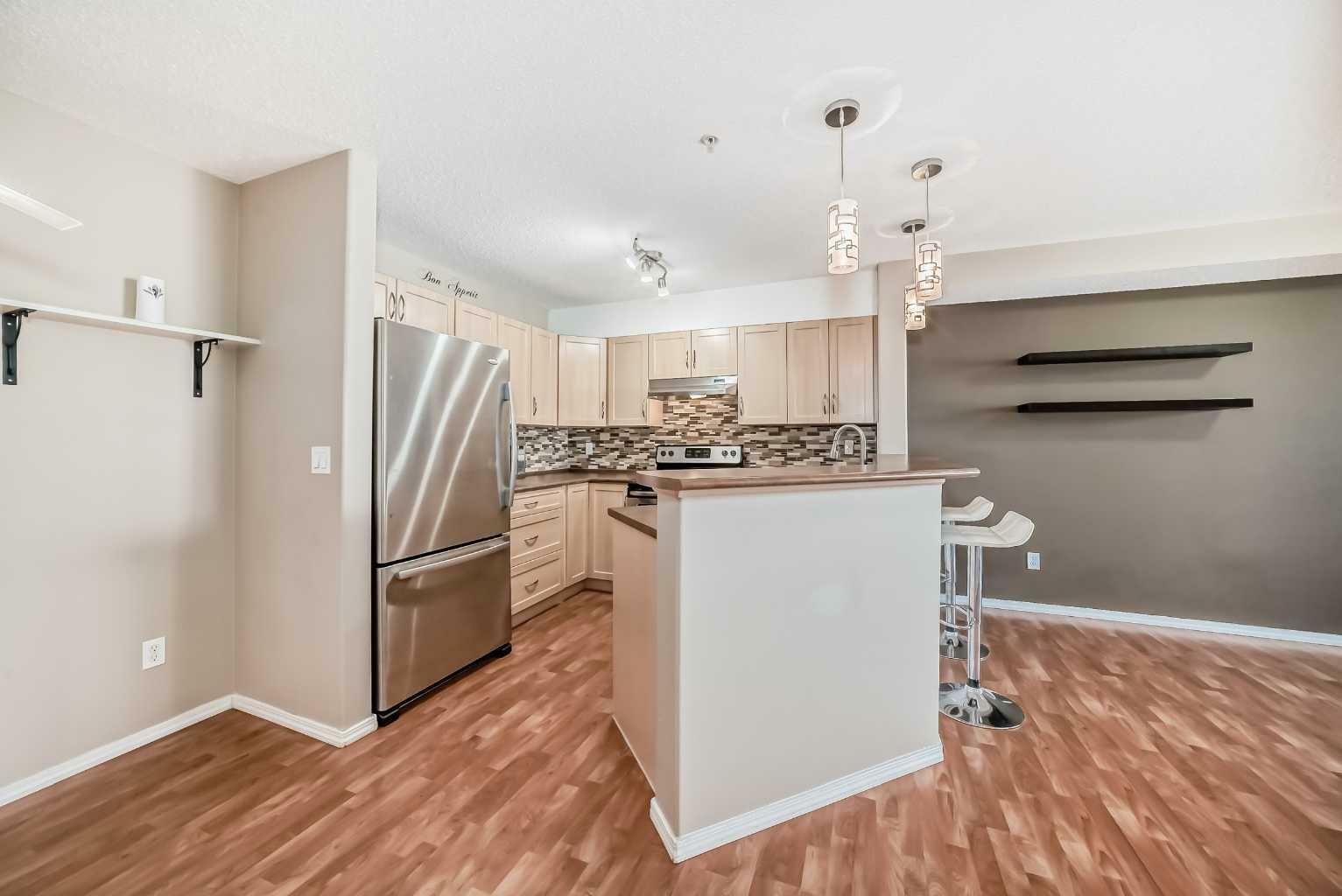 Photo de la propriété:  10 Prestwick Bay SE 1104  AB T2Z 0E6 