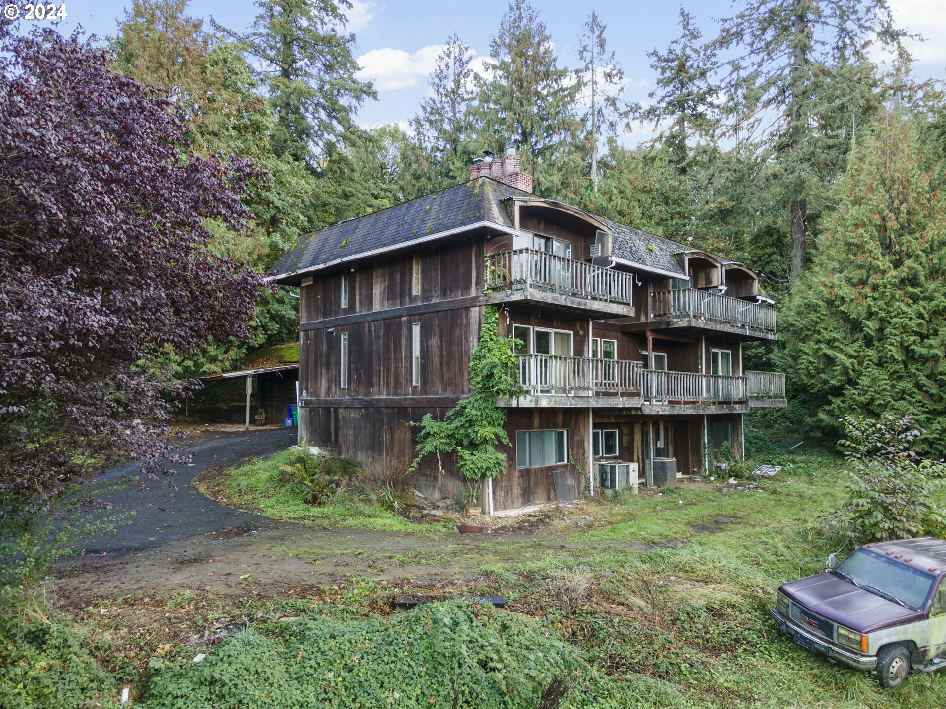 Property Photo:  6839 SE 112th Ave  OR 97266 