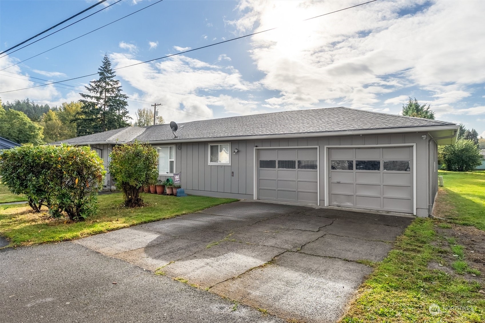 Property Photo:  404 Lewis Street  WA 98626 