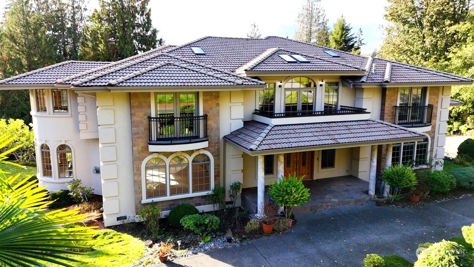 6529  161st Place SE  Bellevue WA 98006 photo