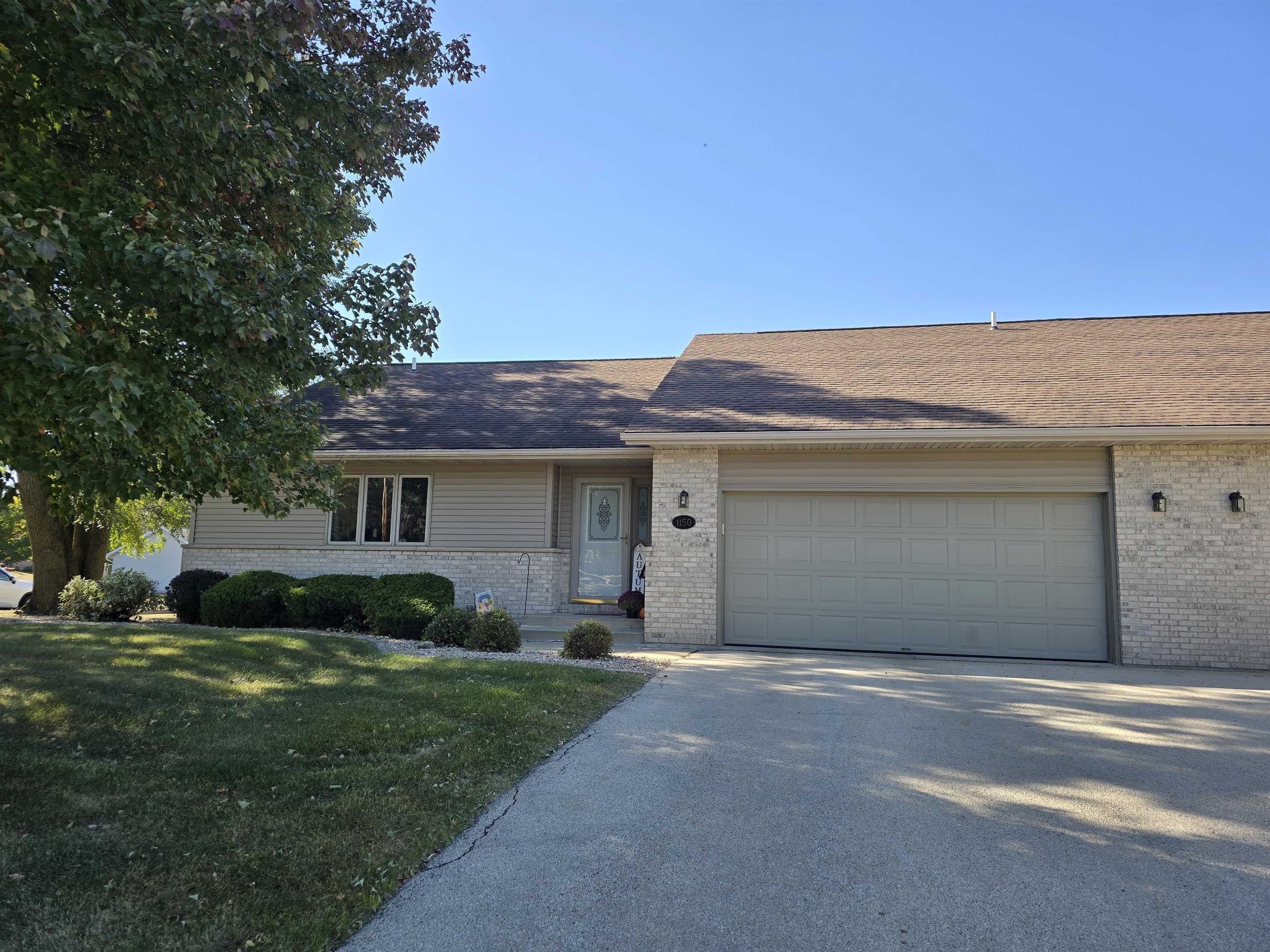 Property Photo:  1150 S Greenfield Drive  IL 61032 