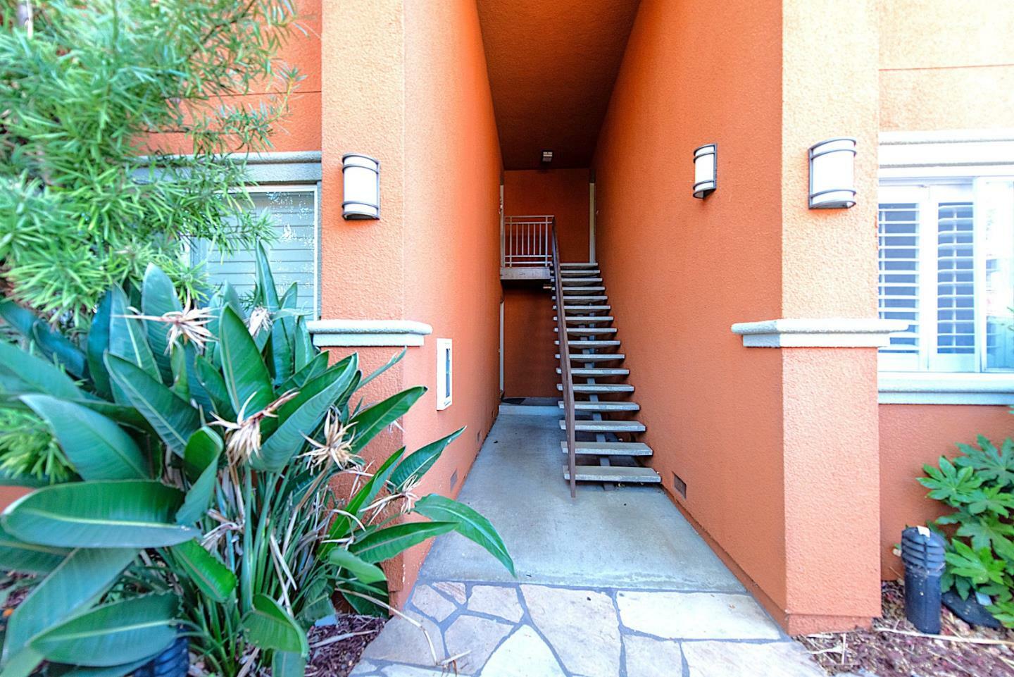 Property Photo:  1855 Palm View Pl 122  CA 95050 