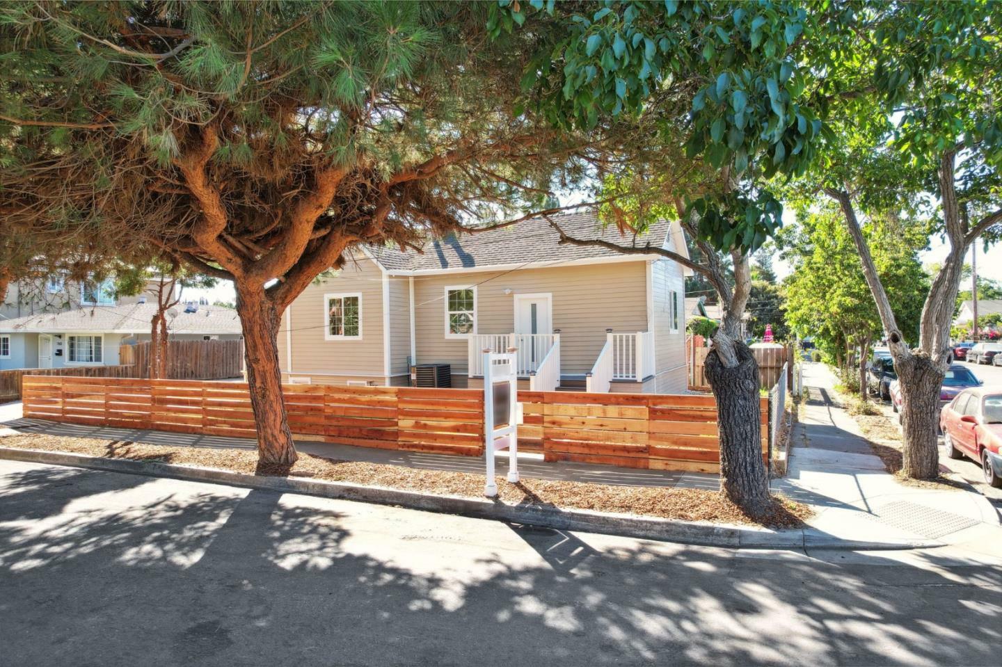 Property Photo:  502 Hannah Street  CA 95126 