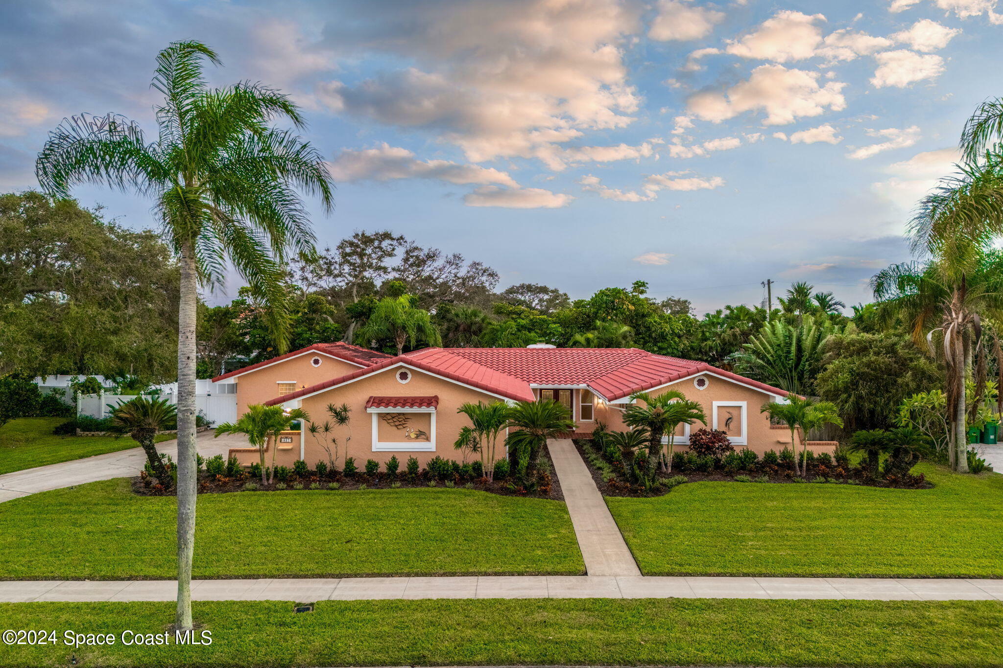 627 Franklyn Avenue  Indialantic FL 32903 photo