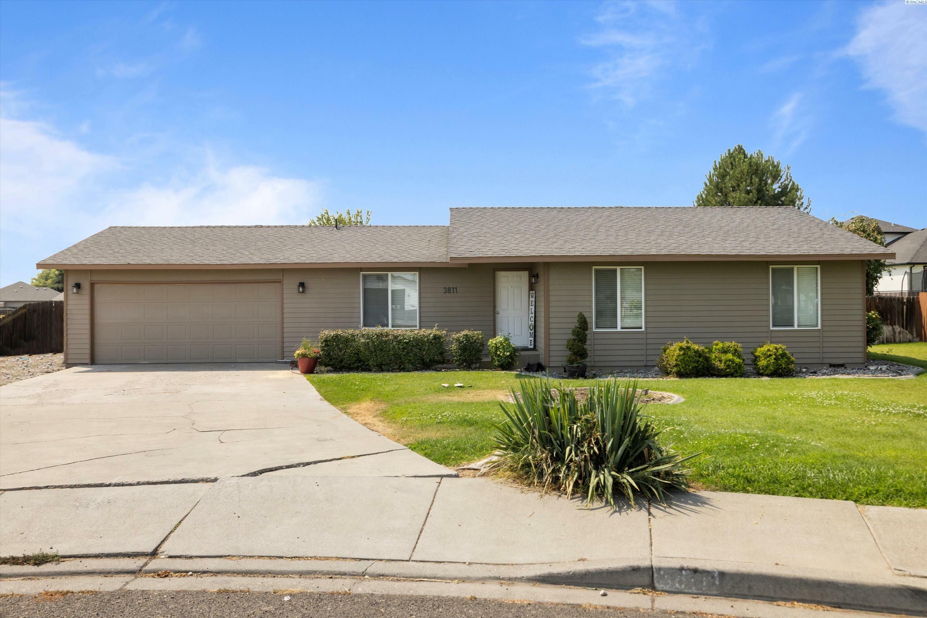 Property Photo:  3811 View Ct  WA 99301-9473 