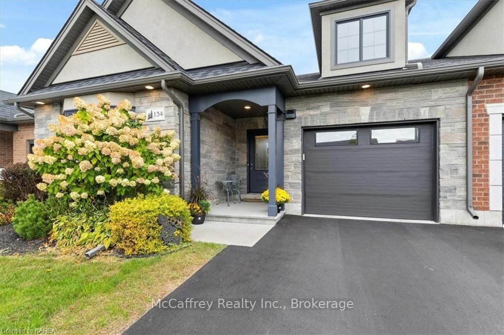 Property Photo:  134 Raglan St  ON K0K 1H0 