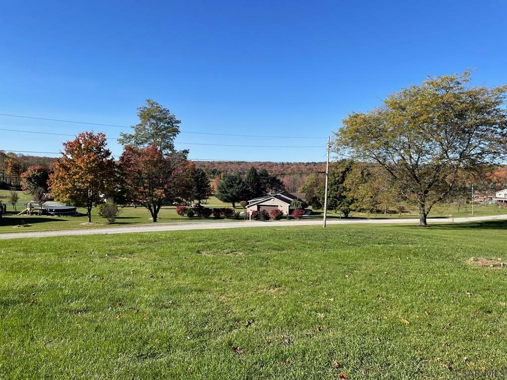 Property Photo:  156 Country Side Lane  PA 15904 