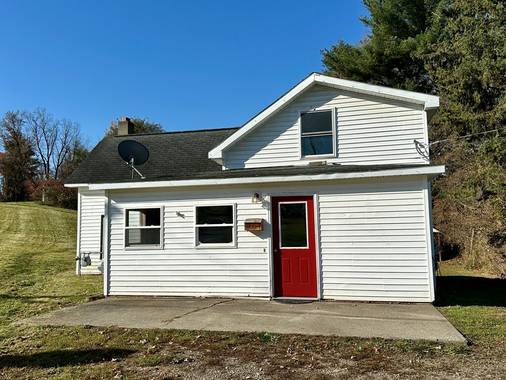 Property Photo:  33 Farnham St.  NY 14801 