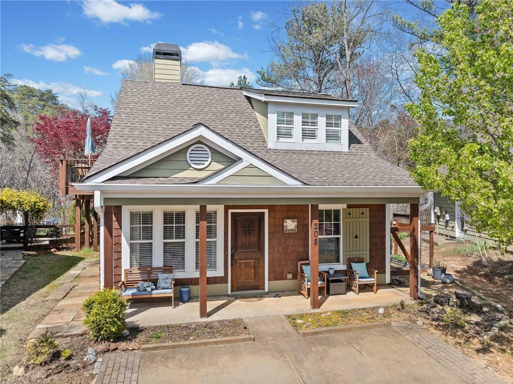 Property Photo: 208 Lakeside Drive GA 30183