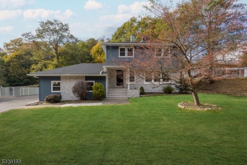 Property Photo:  10 Mountain Ave  NJ 07424 