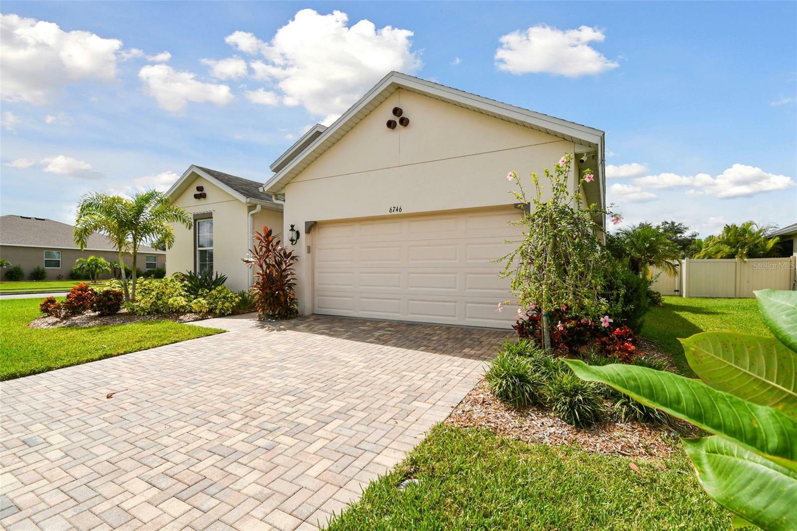 Property Photo:  6746 Devesta Loop  FL 34221 