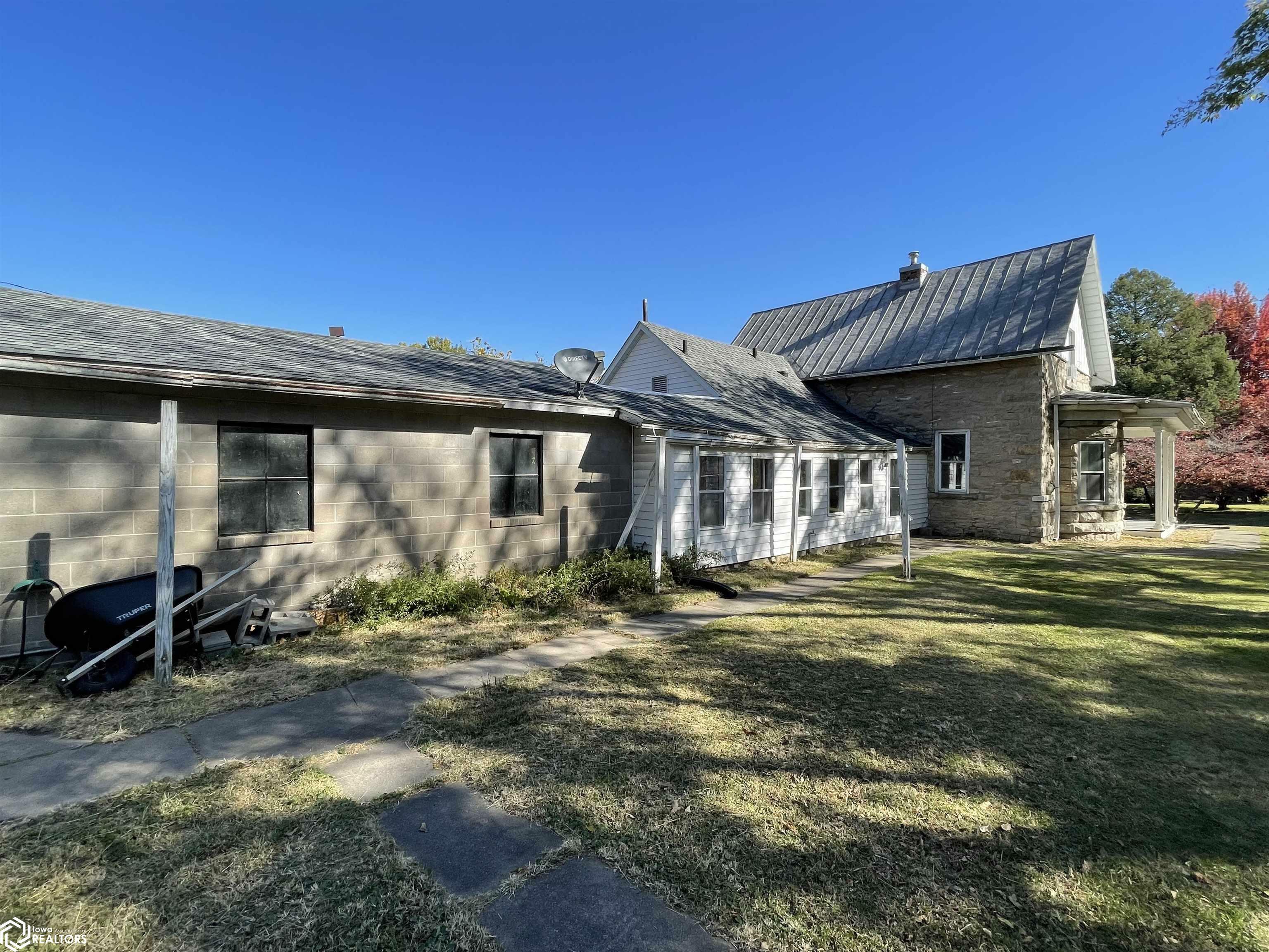 Property Photo:  2431 S Main Street  IA 52601 