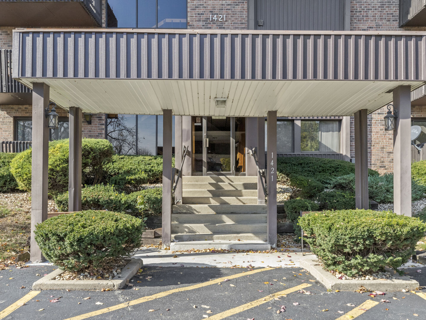 Property Photo:  1421 Woodbridge Road 3C  IL 60436 