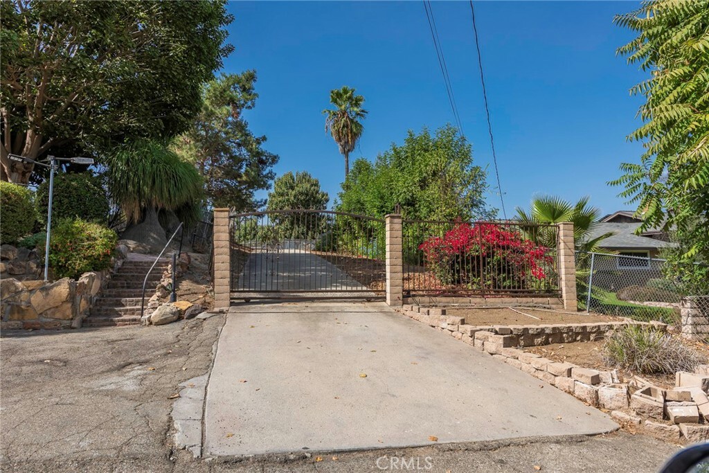 Property Photo:  2995 Riverside Terrace  CA 91710 