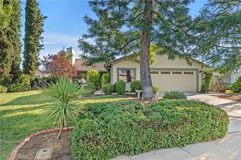 Property Photo:  25537 Serpens Court  CA 92586 