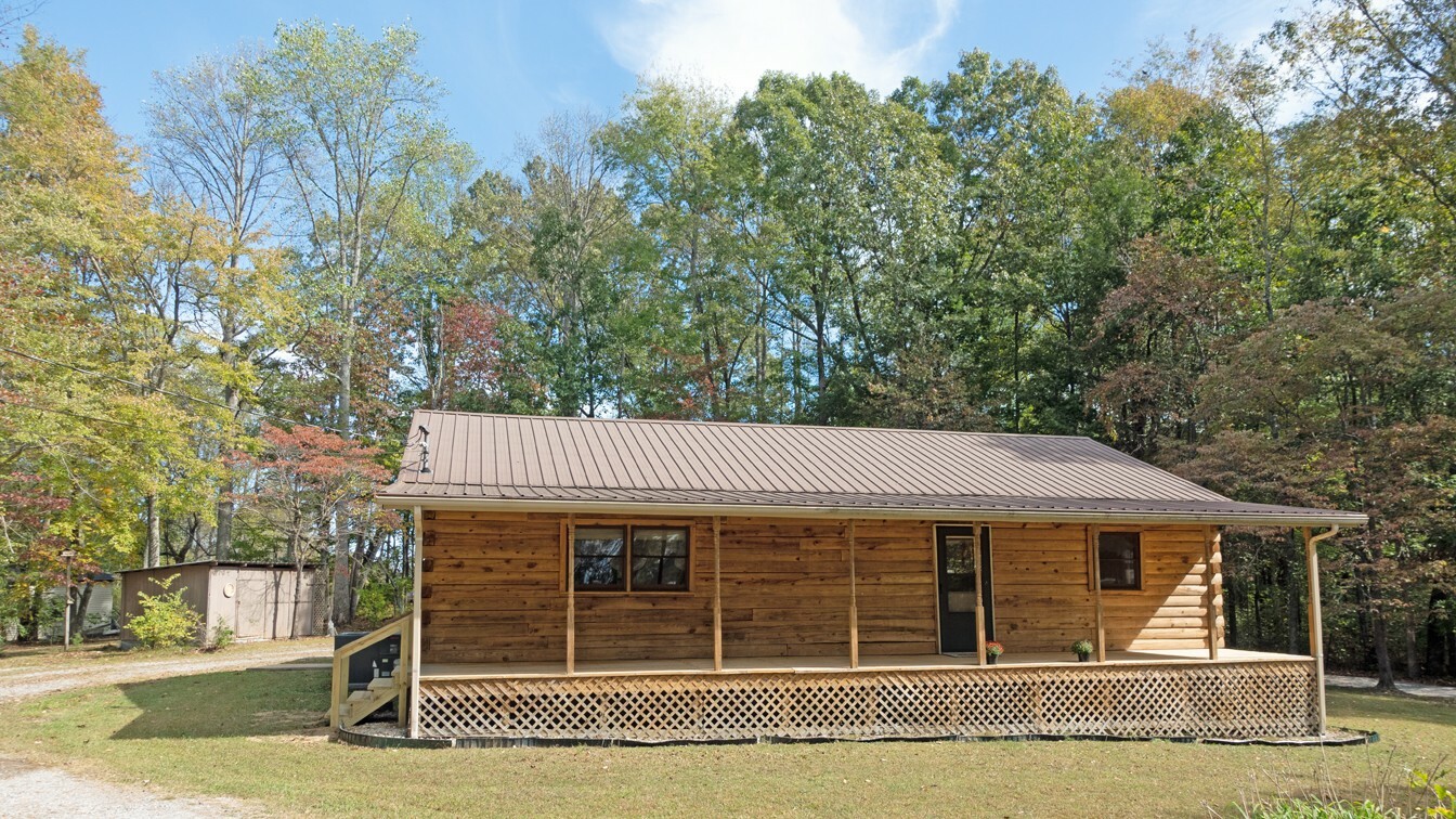 Property Photo:  73 S 20th Ave  TN 37339 