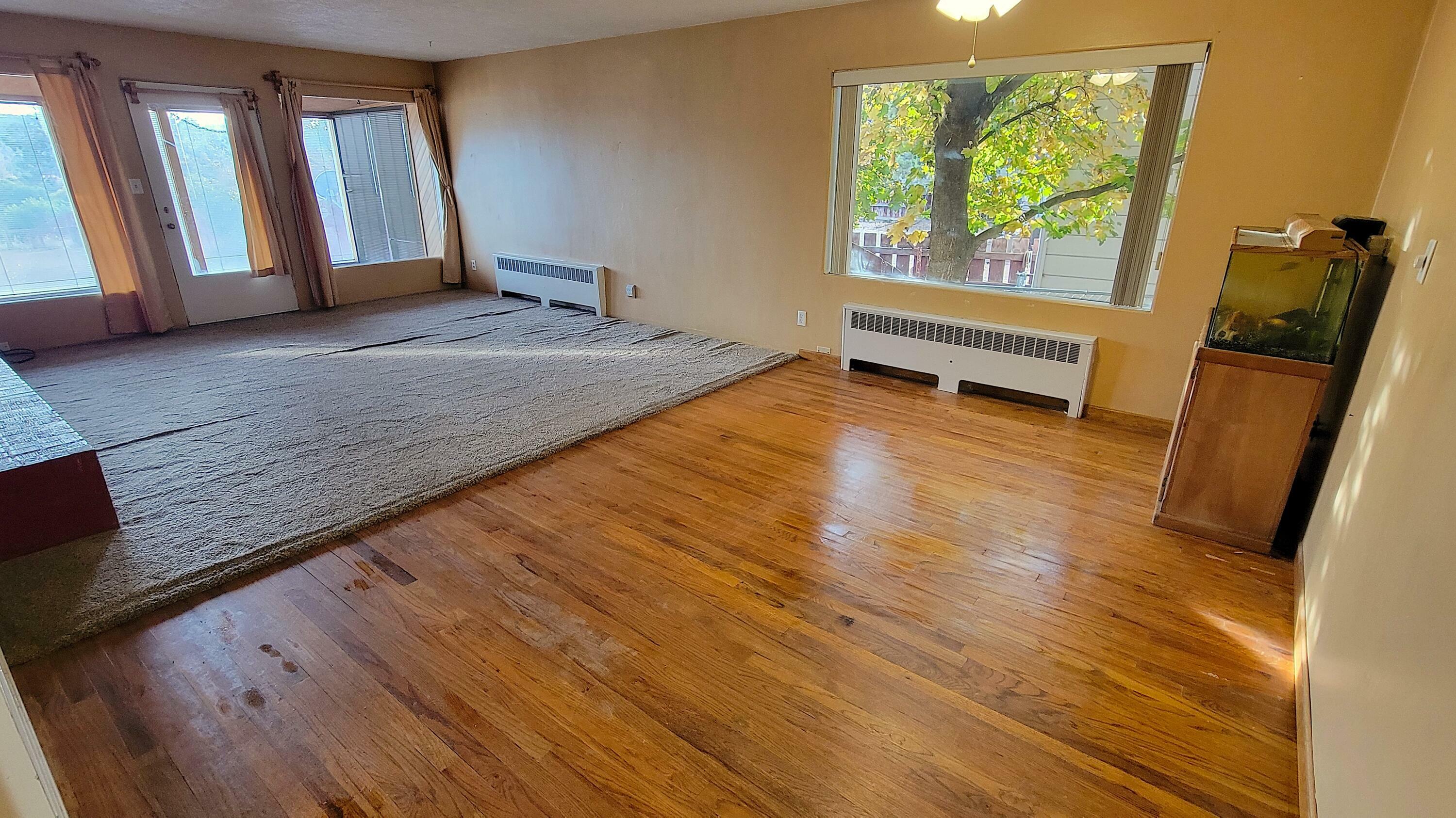 Property Photo:  750 NE Ochoco Avenue  OR 97754 