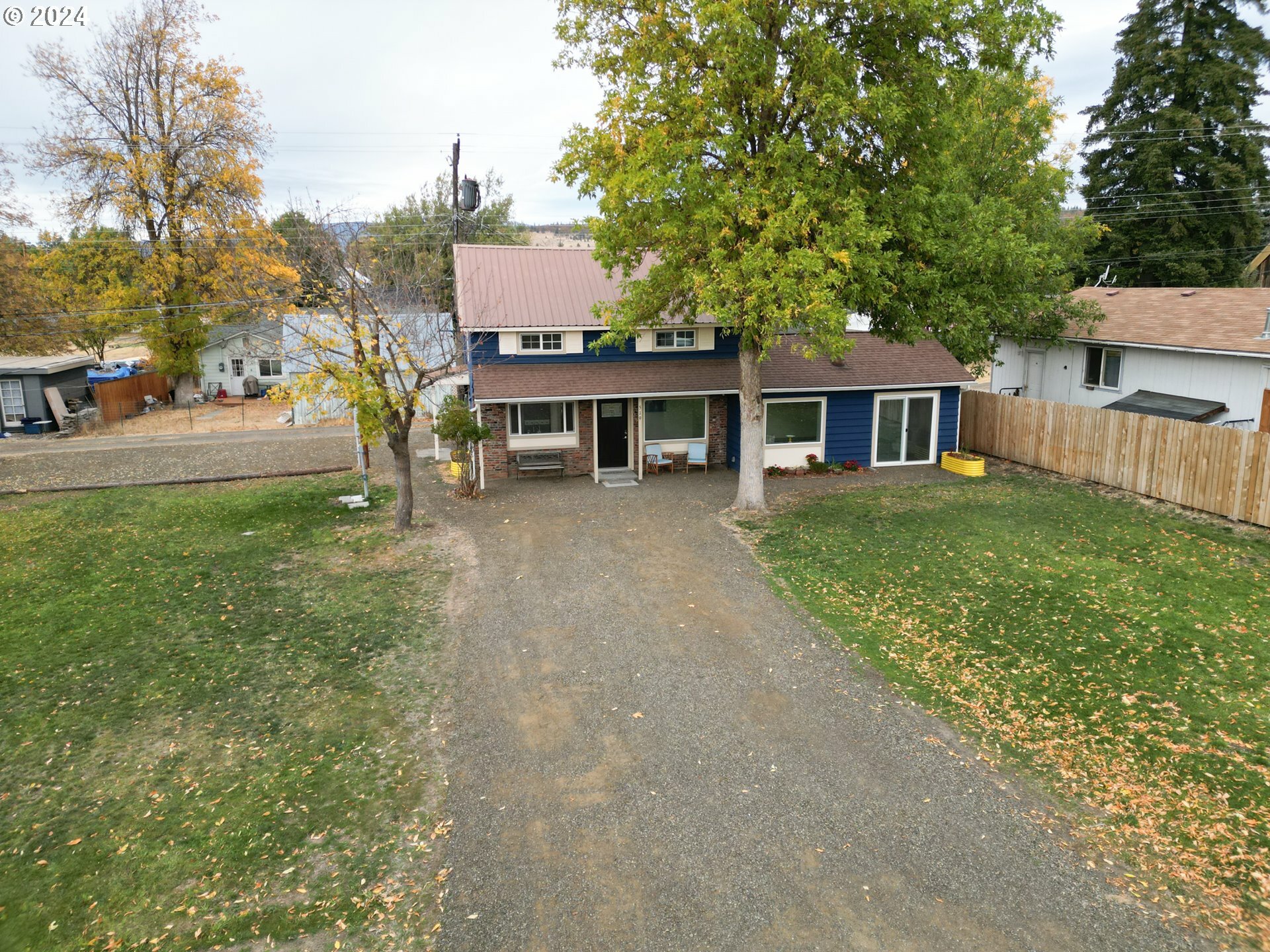 Property Photo:  521 W Court St  WA 98620 