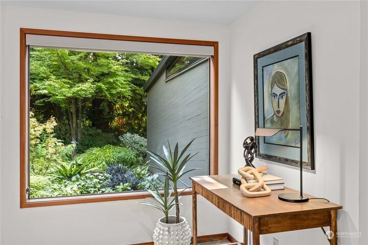 Property Photo:  19437  Edgecliff Drive SW  WA 98166 