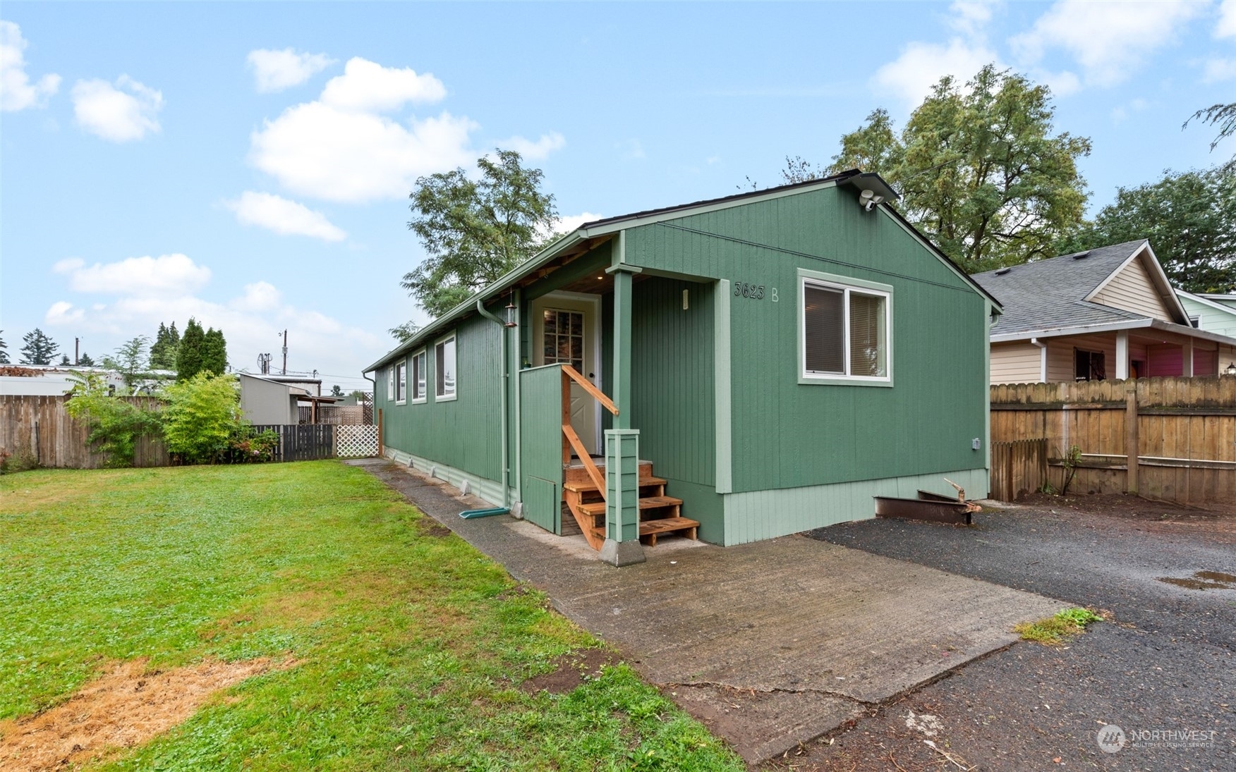 Property Photo:  3623 V Street B  WA 98663 