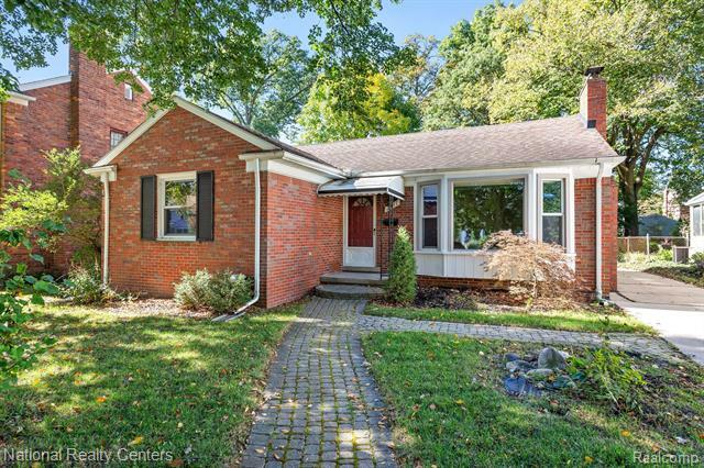 Property Photo:  2417 Glenview Avenue  MI 48073 