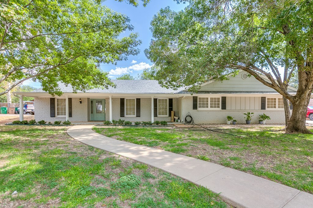 Property Photo:  2817 Vista Del Arroyo  TX 76904 