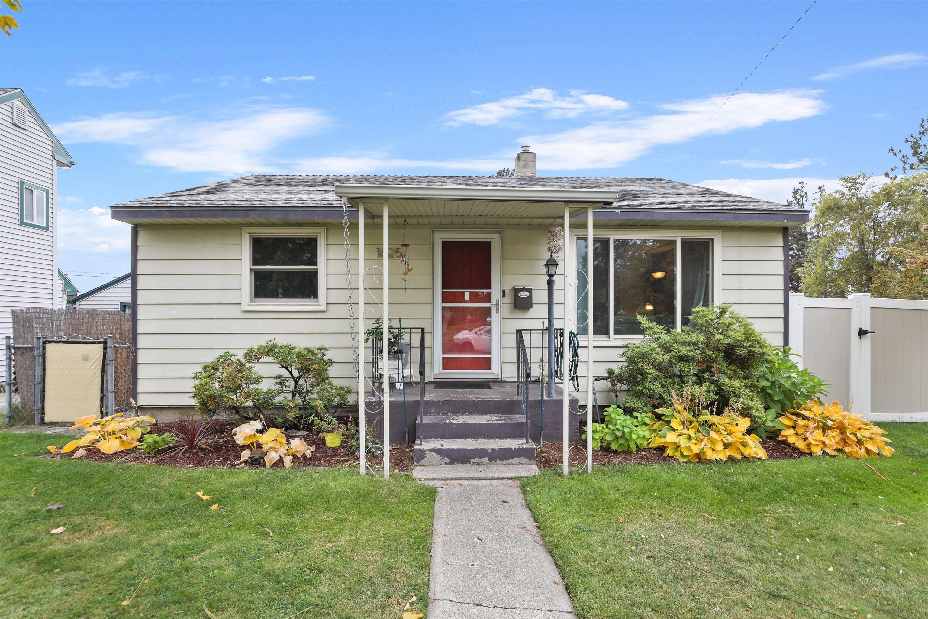 Property Photo:  1625 W Kiernan Ave  WA 99205 