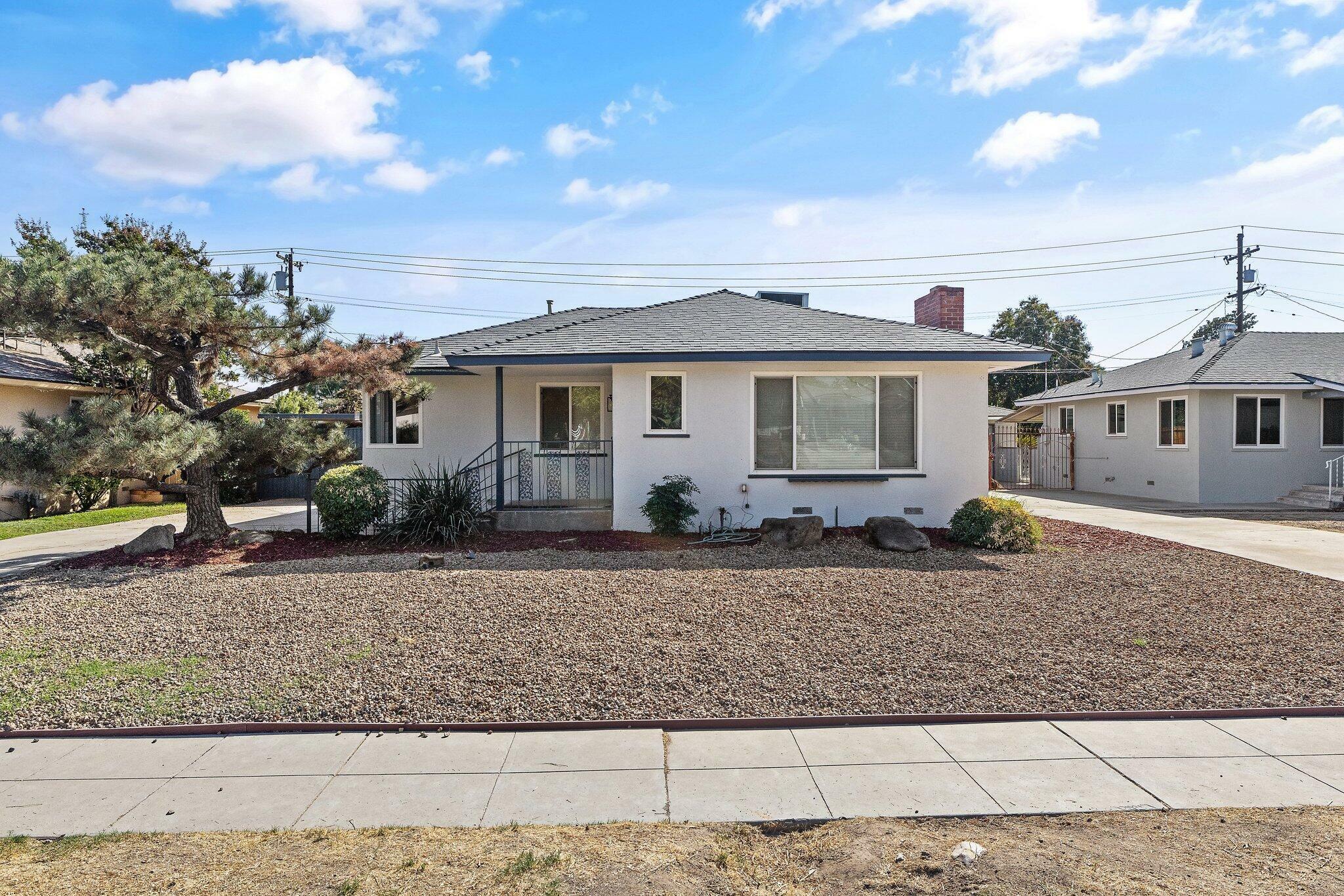 Property Photo:  1145 W Dayton Avenue  CA 93705 