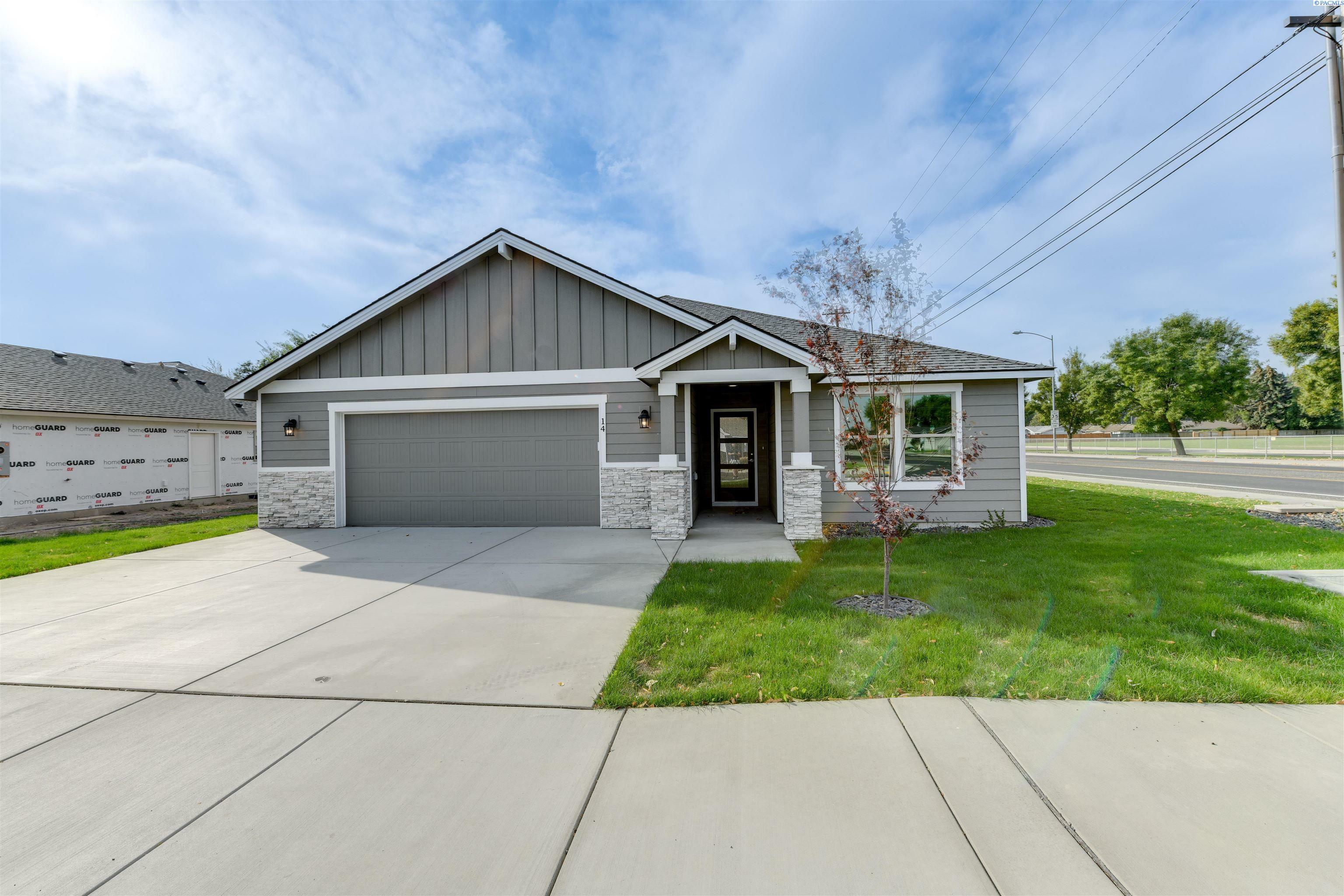 Property Photo:  14 E 22nd Pl  WA 99337 