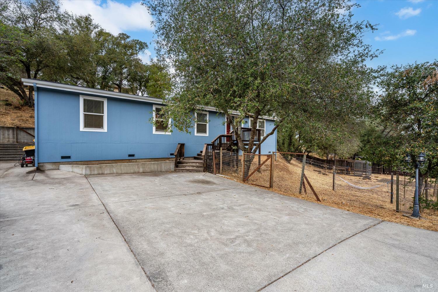 Property Photo:  555 Spur Street  CA 94567 