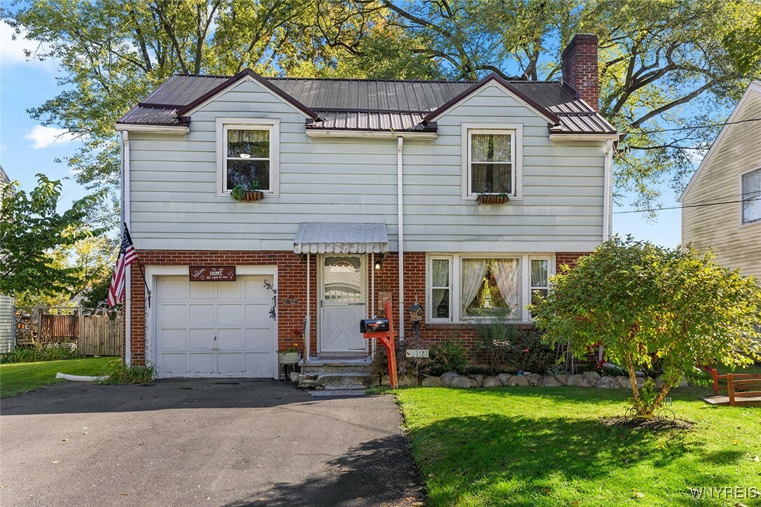 Property Photo:  121 Martha Place  NY 14075 