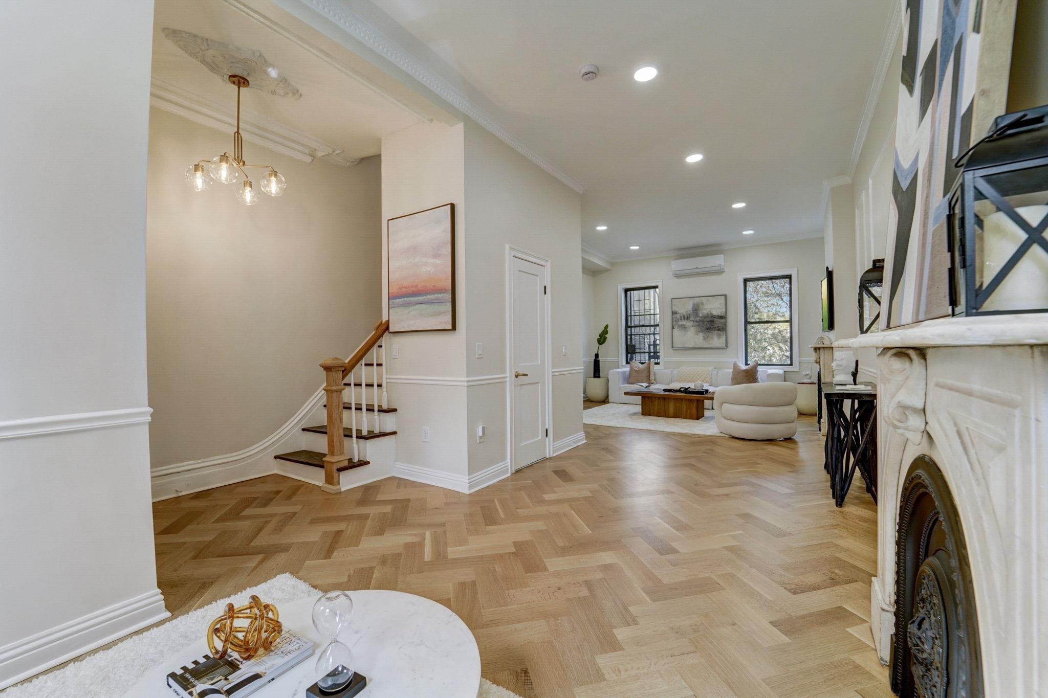 Property Photo:  275 Varick St  NJ 07302 