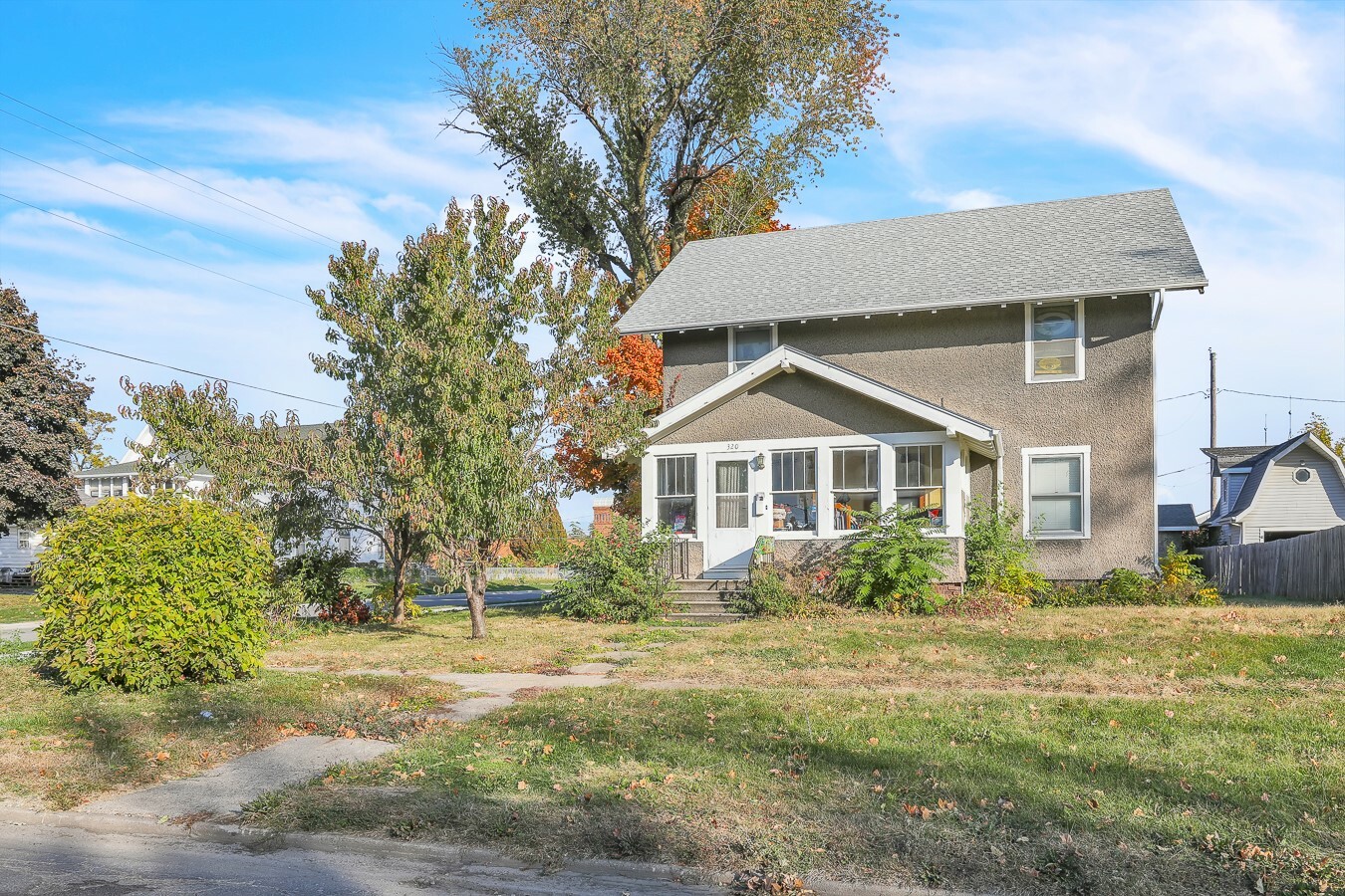 Property Photo:  320 S 3rd Avenue W  IA 50208 