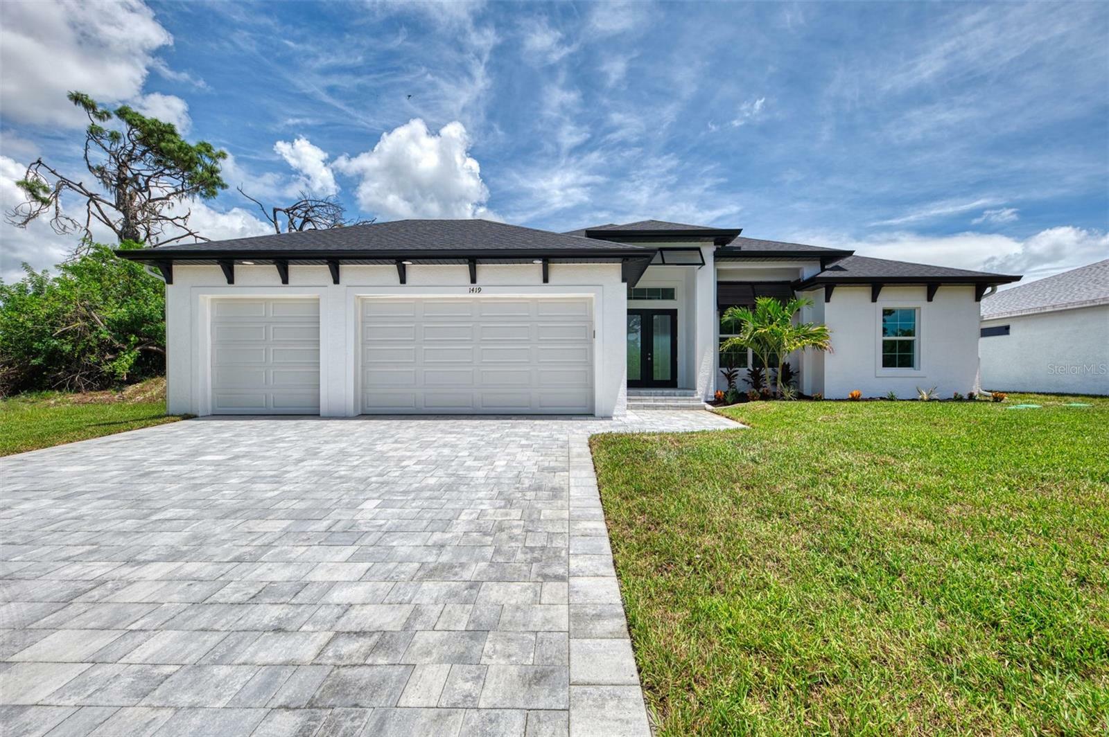 Property Photo:  1419 Liggett Circle  FL 33953 