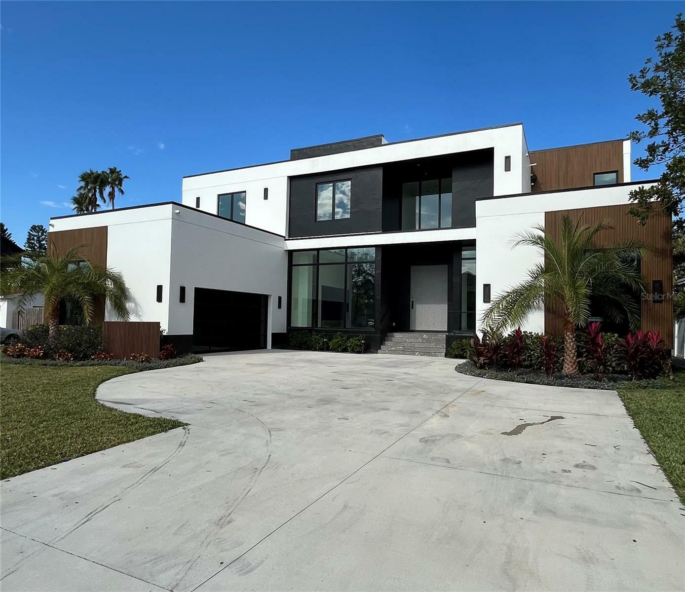 Property Photo: 1076 Snell Isle Boulevard NE FL 33704