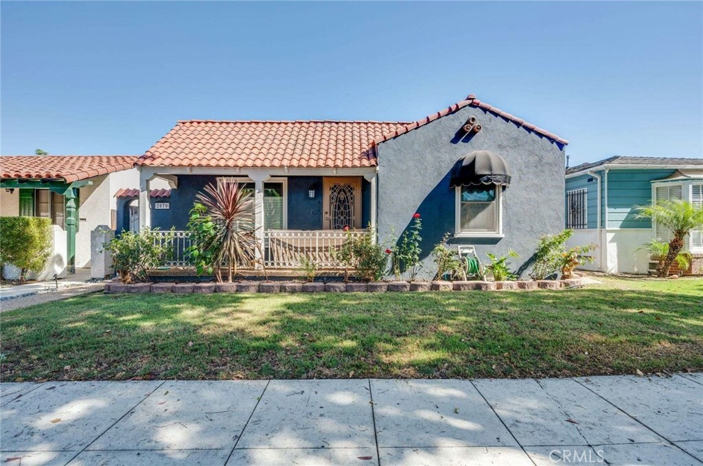 Property Photo:  2070 Maine Avenue  CA 90806 