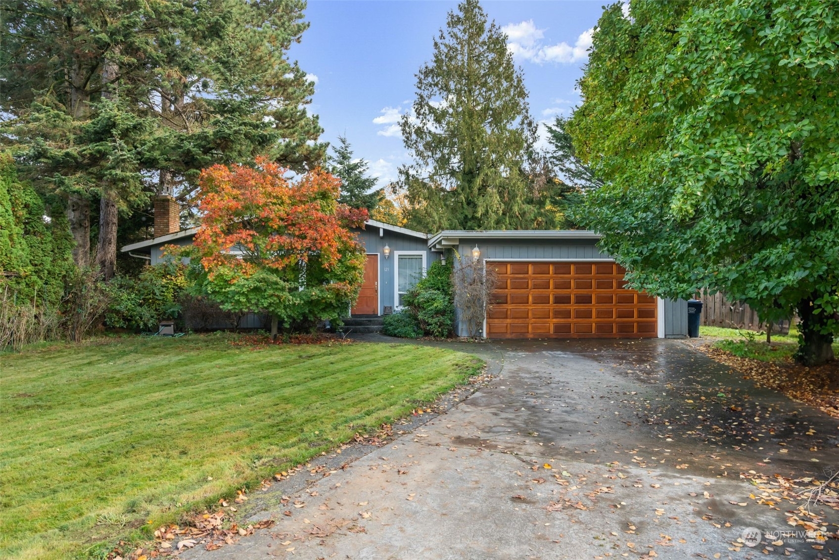 Property Photo:  323 Park Place  WA 98264 