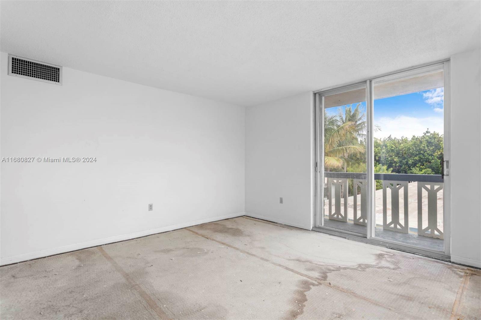 Property Photo:  921 Jefferson Ave 4F  FL 33139 