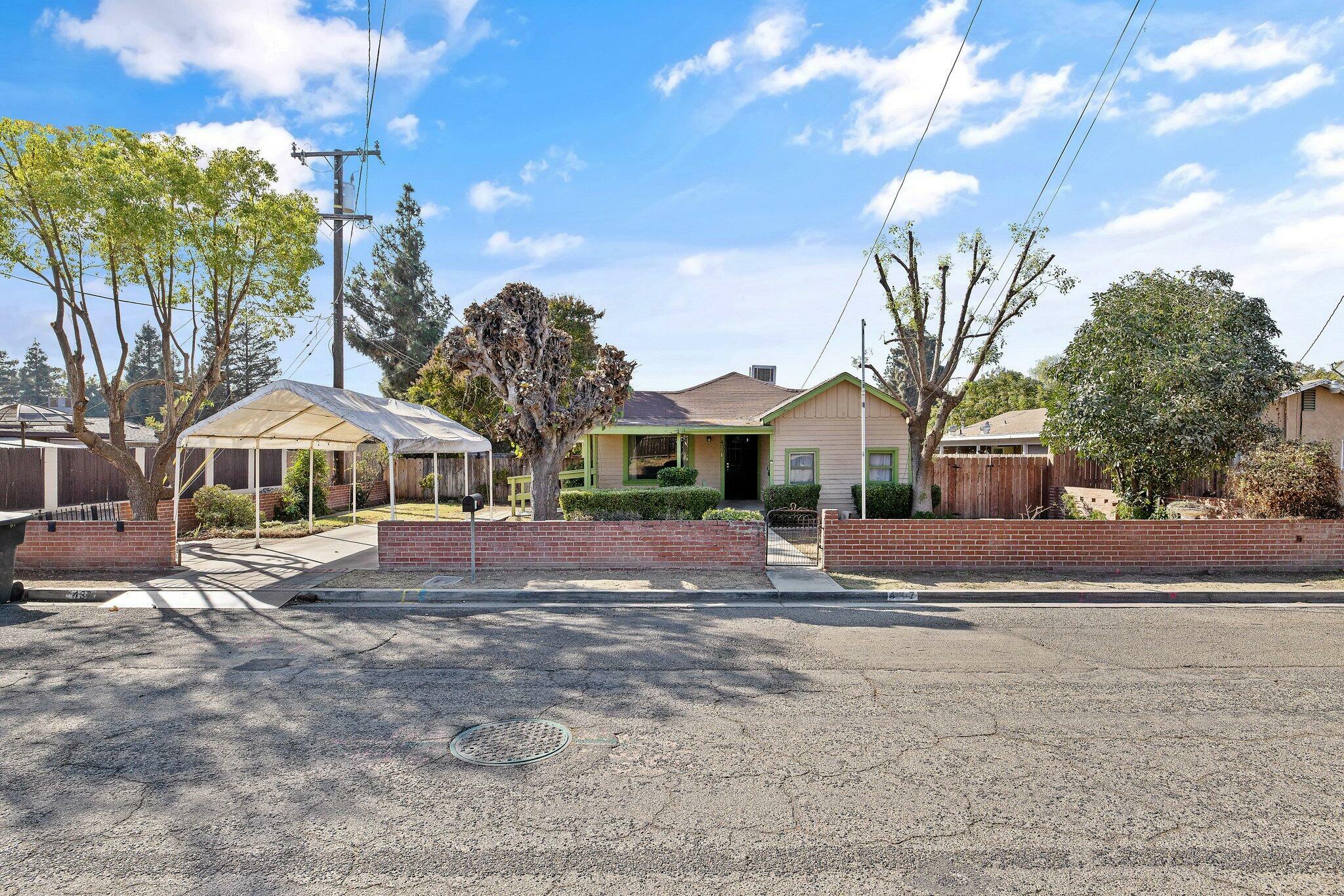 Property Photo:  437 N Highland Street  CA 93274 